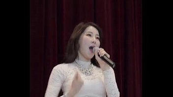 Hot Korean Babe Ready For Pleasure