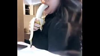 Monica Adhea’s Sizzling Blowjob: A Horny Indonesian Model’s Wild Ride