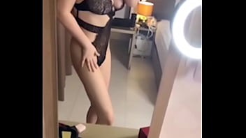 Sizzling Teen Amateur: A Hot Compilation Of Dance, Modeling, And Self-pleasure From Arabian Snowwhite In Los Angeles, Usa