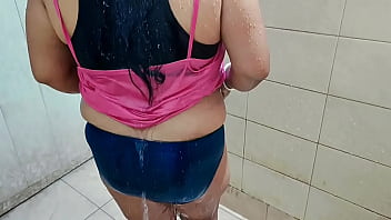 Unleashed And Soaking: A Freshly Wedded Desi Bhabi’s Naked Bath Ritual