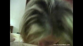Bombshell Blonde Babe Gives Mind-blowing Head