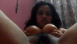 Bengal Barat Yang Panas, Gadis Seksi Ini Menggoda Sendirian Di Xvideo