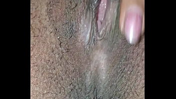 Desi Alisha Bhabhi’s Juicy Pussy Close-up