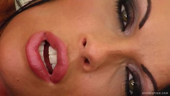Sonya’s Solo Session: A Perfect Gonzo Pussy Play