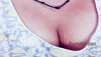 Desi Babe Flaunts Her Cleavage For Her Stepbrothers