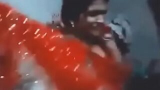 Gadis Baru Menikah Menggila Dengan Mantan Kekasihnya Dalam Adegan Panas Bergaya Desi
