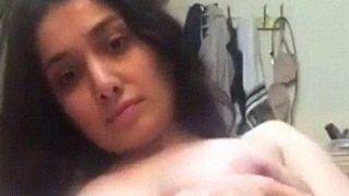 Video Panas Gadis Pakistan Cantik Memainkan Lubang Kemaluan Dan Pantatnya
