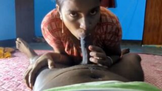 Video Panas Wanita Tamil Yang Menggoda Dengan Aksi Ngehis Dan Naik Di Atasnya