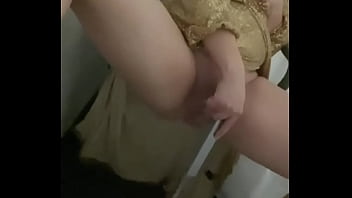 After A Long Day With A Client, This Elite Arabian Snowwhite From Los Angeles Fingers Her Dripping Pink Pussy In The Steamy Shower.