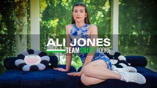Ali Jones, Gadis Baru Yang Gila Pada Film Porno Ayah Tiri Dan Aksi Bondage