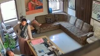 Kepala Sekolah Dihisap Di Ruang Kerjanya Dalam Video Porno Viral India