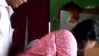Pelayan Rumah Tangga Yang Nakal Di Hari Larangan Keluar
