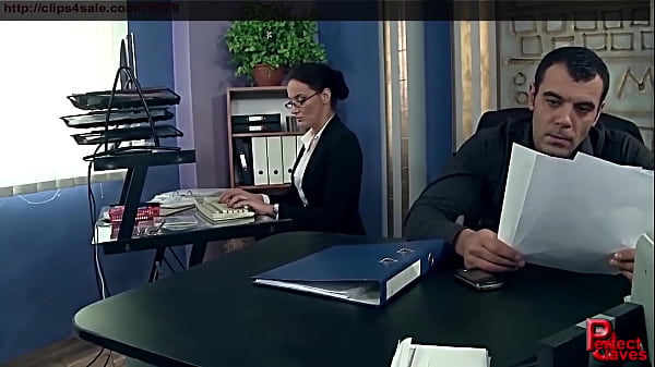 Office Slut Begs For Boss’s Rough Discipline And Soaks The Desk With Her Squirting Climax