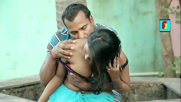 Sizzling Desi Cleavage