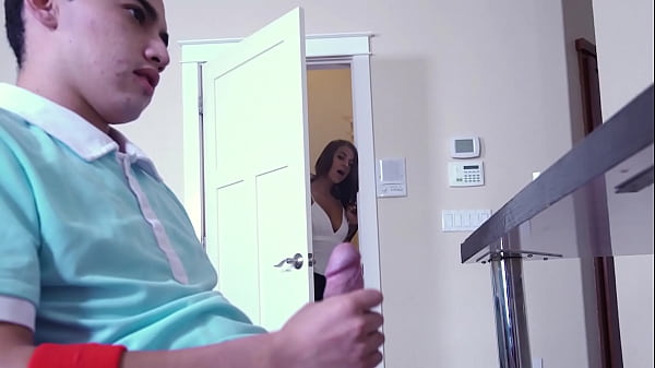 Step Sister Evelin Stone Catches Juan El Caballo Loco Beating His Meat