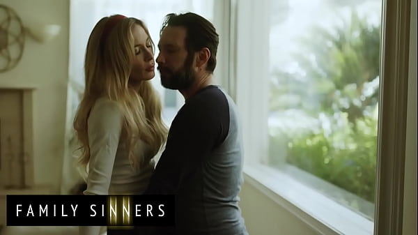 Step-siblings’ Forbidden Fuck: Blonde Babe Aiden Ashley And Tommy’s Raw Family Sin