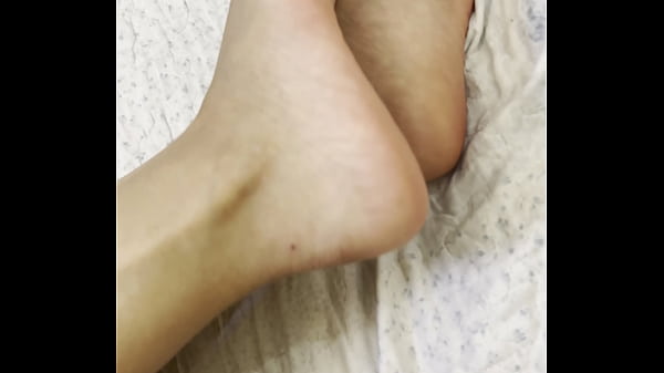 Arab Beauty In Niqab Tempts With Her Delicate Feet And Smooth Soles