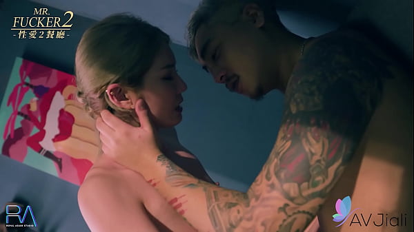 Li Zhiyan’s Wild Night: Barroom Rendezvous With A Daring Waiter.