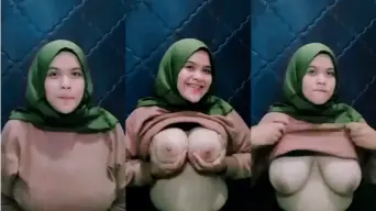 Sensasi Gadis Berkerudung Hijau Pamer Payudara Montok Yang Menggoda