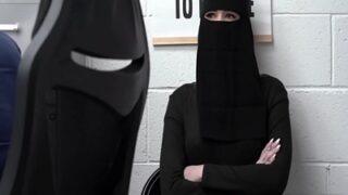 A Hot Pakistani Thief Gets What She Deserves In The Land Of The Free