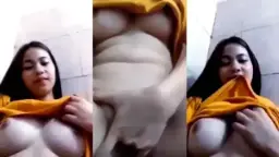 Bocil Montok, Toket Bulat, Nafsu Menggebu, Colmek Sambil Ngelirik