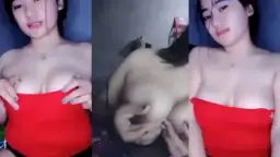 Menggoda Dalam Balutan Merah, Payudara Menggairahkan