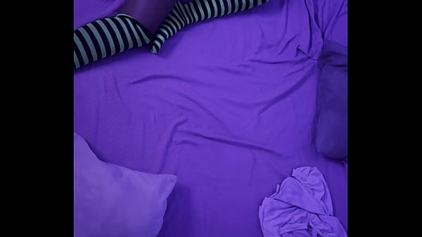 Atrapada En Plena Acción Por Mi Compañero De Cuarto Mientras Me Toco