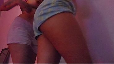 Sizzling Sapphic Seduction: A Tantalizing Twerk Duo