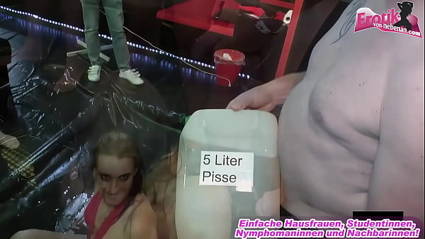 Deutsche Piss-orgie Im Swingerclub: Urin Fließt In Strömen