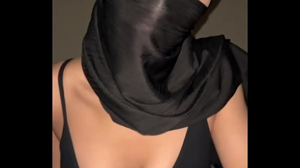 Watch This Arab Muslim Hijabi Girl’s Huge Tits Bounce And Jiggle