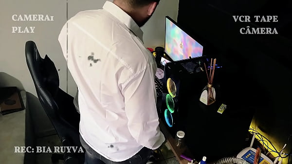 Seduzi O Chefe Em Segredo Para Garantir Minha Promoção, Sem Que A Esposa Desconfiasse.