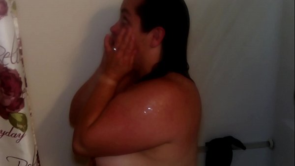 Voluptuous Curves And Bubbles: A Bbw’s Intimate Encounter With Her Newest Toy