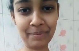 Desi Slut Slowly Peeling Off Her Bra For A Solo Selfie