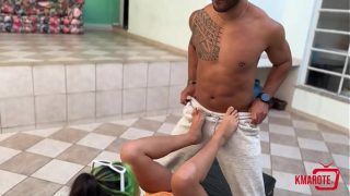 Morena Se Acaba Com Os Pés E Fica Melada De Porra