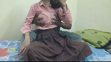 Indian College Student Apne Boyfriend Ke Saath Room Mein Chudai Ka Maza Le Rahi Hai