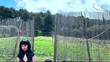 Lucifera, La Petite Brunette Coquine Qui Te Fait Craquer