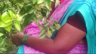 Indian Bhabhi Gets Wild With Outdoor Village Fucking