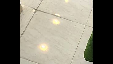 شرموطة مصرية نار، صاحبة البيت بتتناك من سباك وصاحبه، كلام يهيج، صوت واضح، جسم يلبن