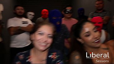 Mega Orgía Con Chicas Sexys, Se Las Llenan De Verga Y Leche.