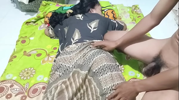Ngentot Bu Ratna, Istri Seksi Yang Lagi Panas Dan Kesepian Banget