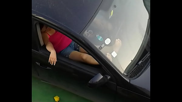 Horny Arab Babe Gets Wild Right Out In Public