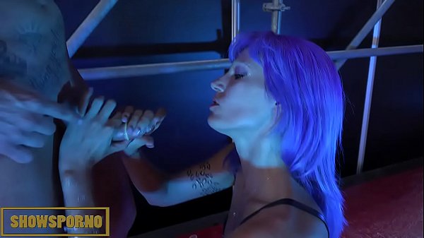 Babe Pornstar Gives A Sloppy Public Blowjob To A Lucky Guy