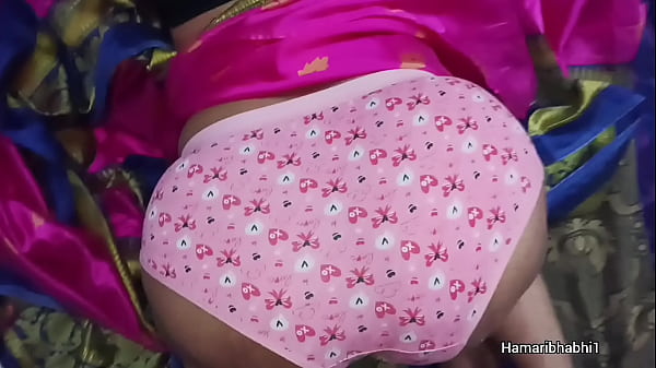 Desi Bhabhi Ki Chudai Ka Mazaa, Garmi Bhara Indian Sex.