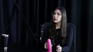 Nunca Soltou A Rédea Pra Família, A Mãe Odeia Putaria, A Diferença Do Boquete Fundão – Melina Khalifa (assiste No: Sheer/red)