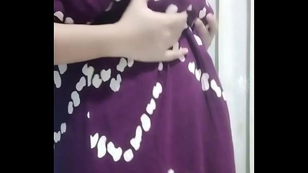 Bu Guru Berhijab Yang Pamer Bagian Bawah Sampai Basah