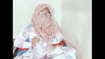 Tante Seksi Indonesia Viral Colmek Pakai Botol, Nafsu Bikin Makin Liar