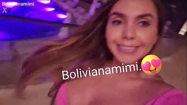 Disfrutando Del Hotel Solo Para Adultos En Cancún… Sin Ropa Interior Y Mostrando Mi Conchita A Los Mexicanos. Video Completo En Bolivianamimi.tv