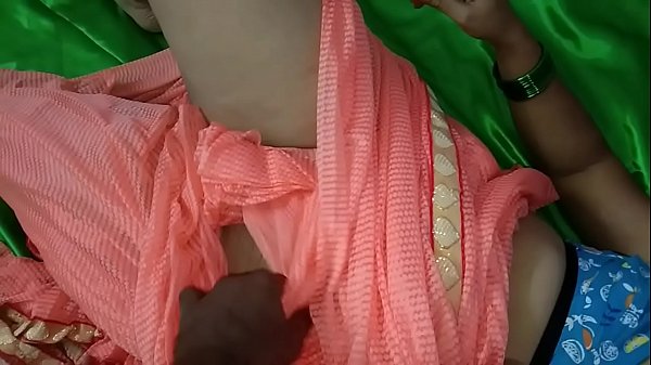 देसी सविता को चोदते हुए जोरदार मस्ती