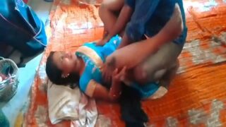 Horny Aunty Gets Off Fast With A Younger Stud In A Steamy Quickie