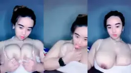 Jijiw Ange Jilat Uting, Nikmatin Toket Bulenya Yang Bikin Ngeloyor